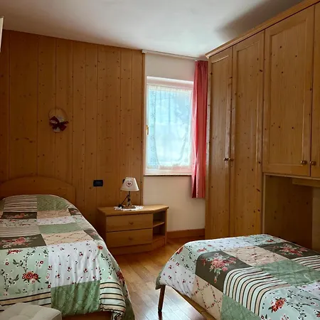 Iris - La Prima Vacanze Nell'altopiano * Asiago
