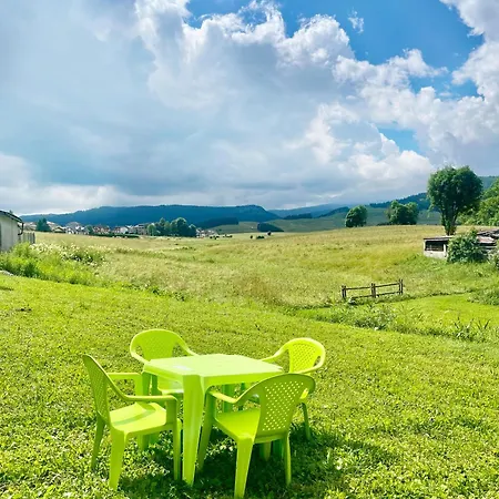 Iris - La Prima Vacanze Nell'altopiano Lägenhet *